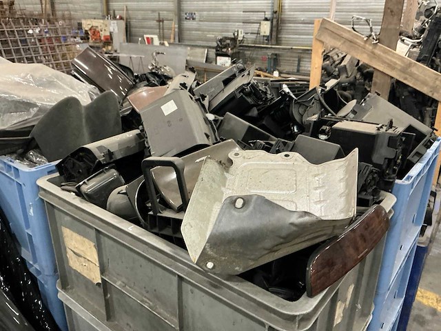 Partij mercedes-benz auto-onderdelen - afbeelding 3 van  14