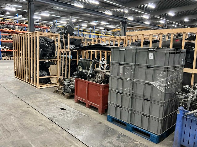 Partij mercedes-benz auto-onderdelen - afbeelding 1 van  7