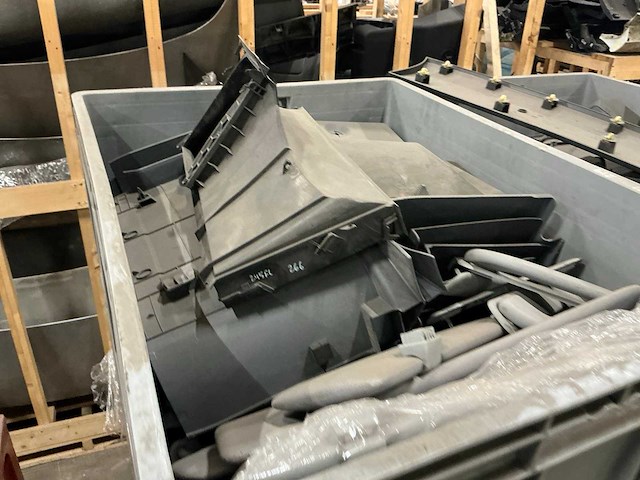 Partij mercedes-benz auto-onderdelen - afbeelding 3 van  7