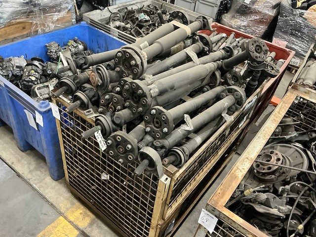 Partij mercedes-benz cardanassen - afbeelding 2 van  4