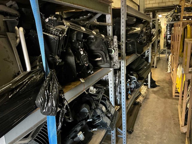 Partij mercedes-benz onderdelen - afbeelding 1 van  17
