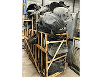 Partij mercedes-benz pvc auto-onderdelen - afbeelding 2 van  2