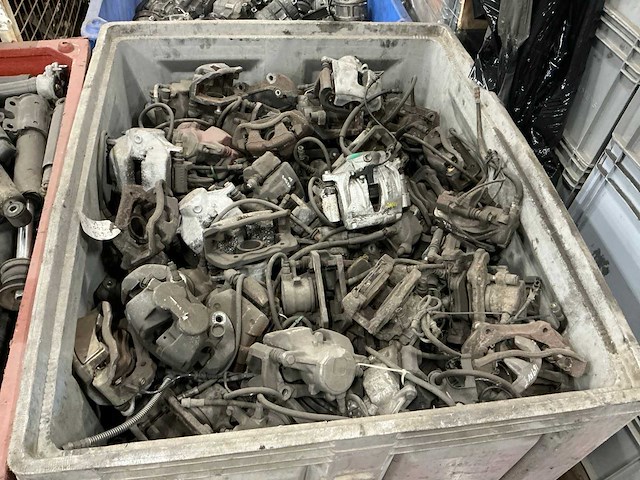 Partij mercedes-benz remklauwen - afbeelding 2 van  4