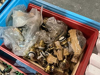 Partij messing afsluiters en fittingmateriaal - afbeelding 12 van  12