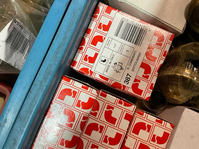 Partij messing afsluiters en fittingmateriaal - afbeelding 12 van  12