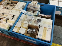 Partij messing afsluiters en installatie materiaal - afbeelding 2 van  10