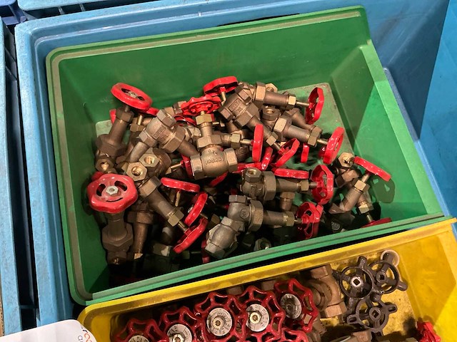 Partij messing afsluiters - afbeelding 2 van  9
