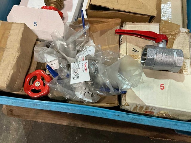 Partij messing afsluiters - afbeelding 5 van  9