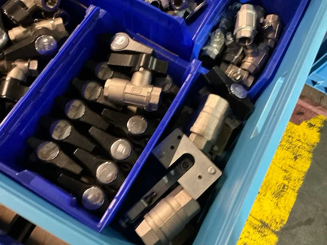 Partij messing afsluiters - afbeelding 7 van  10