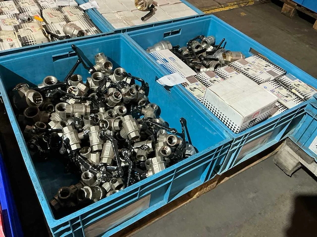 Partij messing afsluiters - afbeelding 2 van  9