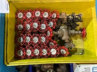 Partij messing afsluiters - afbeelding 3 van  9