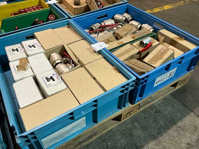 Partij messing afsluiters - afbeelding 3 van  10