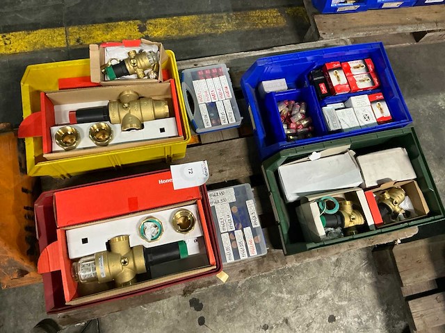Partij messing cv-installatie materiaal - afbeelding 8 van  10