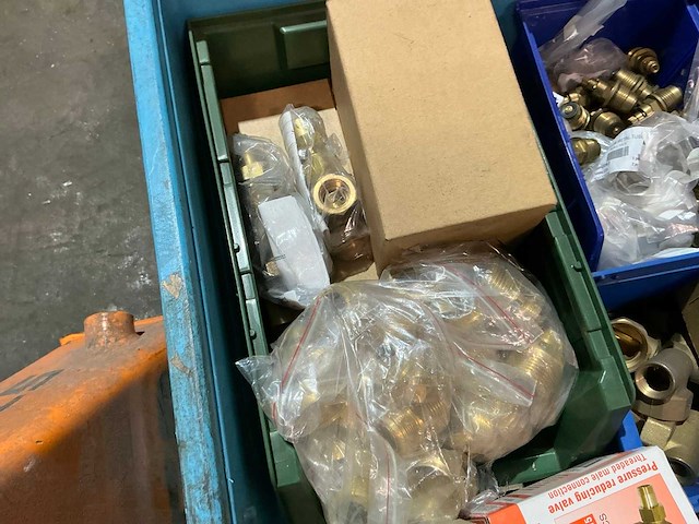 Partij messing cv-installatie materiaal - afbeelding 7 van  15