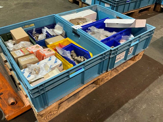 Partij messing cv-installatie materiaal - afbeelding 8 van  15