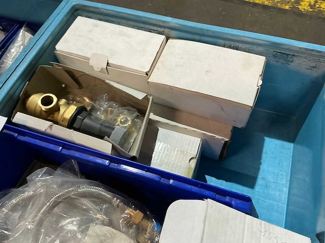 Partij messing cv-installatie materiaal - afbeelding 14 van  15