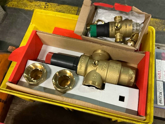 Partij messing cv-installatie materiaal - afbeelding 2 van  10
