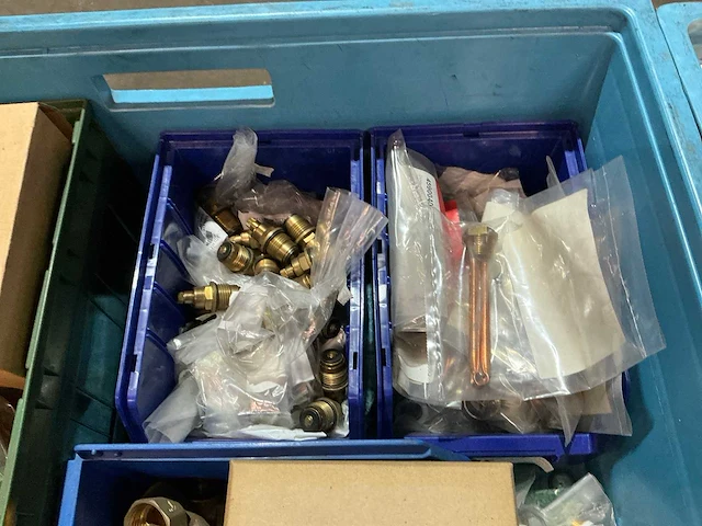 Partij messing cv-installatie materiaal - afbeelding 4 van  15