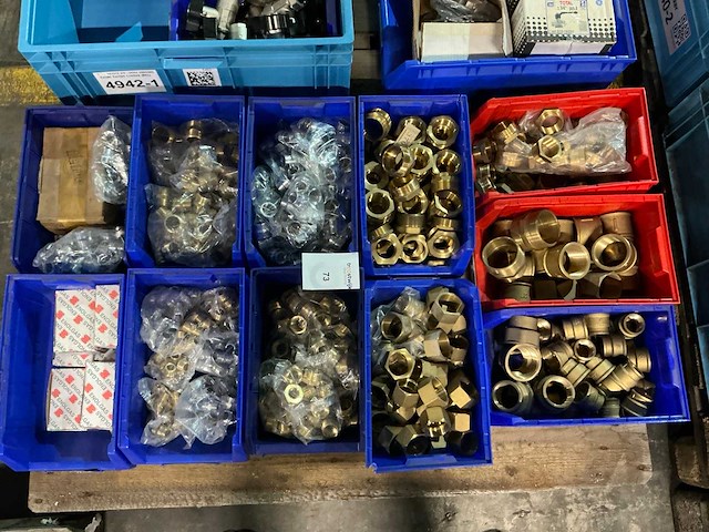 Partij messing fitting materiaal - afbeelding 11 van  11