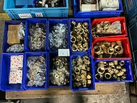 Partij messing fitting materiaal - afbeelding 1 van  11