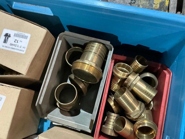 Partij messing fittingmateriaal en slangkoppellingen - afbeelding 2 van  14