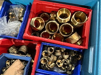 Partij messing fittingmateriaal en slangkoppellingen - afbeelding 9 van  14