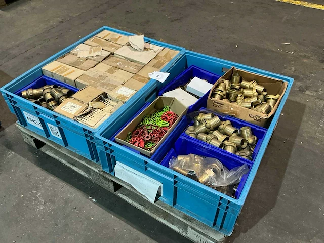 Partij messing fittingmateriaal - afbeelding 2 van  8