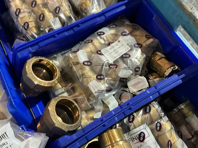 Partij messing fittingmateriaal - afbeelding 2 van  14