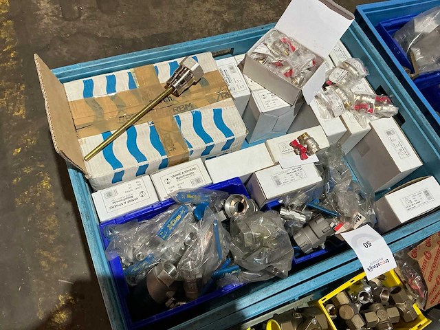 Partij messing installatie materiaal - afbeelding 15 van  16