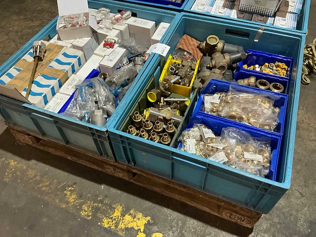 Partij messing installatie materiaal - afbeelding 10 van  16