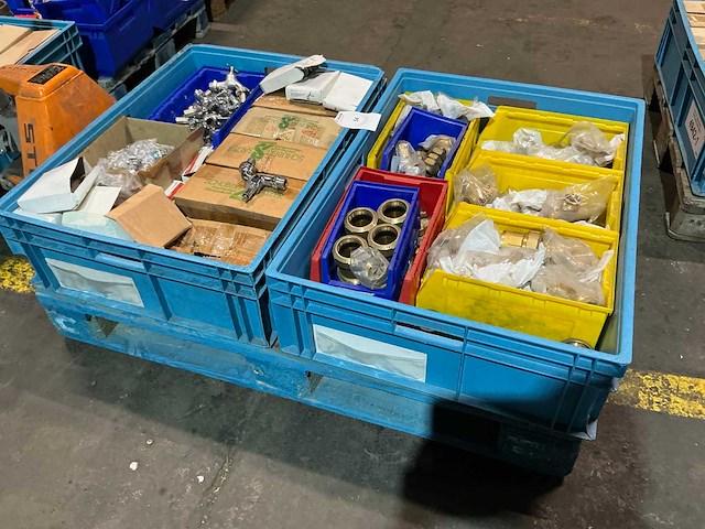 Partij messing kranen en fittingmateriaal - afbeelding 3 van  10