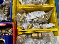 Partij messing kranen en fittingmateriaal - afbeelding 6 van  10