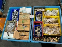 Partij messing kranen en fittingmateriaal