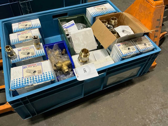 Partij messing pijpfittingmateriaal - afbeelding 2 van  9