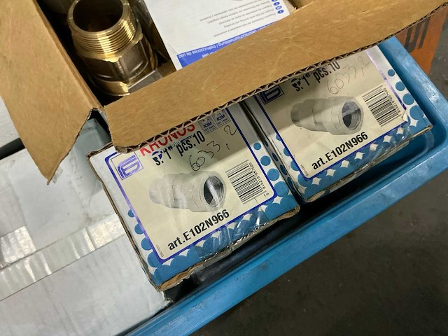 Partij messing pijpfittingmateriaal - afbeelding 9 van  9