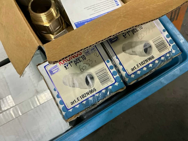 Partij messing pijpfittingmateriaal - afbeelding 9 van  9