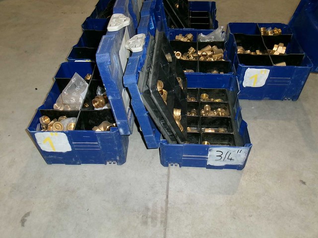 Partij messing schroefkoppelingen 1/4", 3/8", 3/4" en 1" incl. 5 berner sorteerboxen - afbeelding 5 van  5
