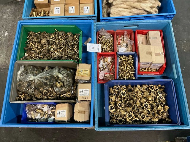 Partij messing slangkoppellingen - afbeelding 1 van  10