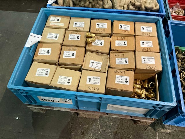 Partij messing slangkoppellingen - afbeelding 2 van  6