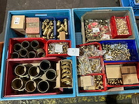 Partij messing slangkoppellingen - afbeelding 1 van  12