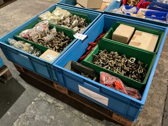 Partij messing slangkoppellingen - afbeelding 2 van  10