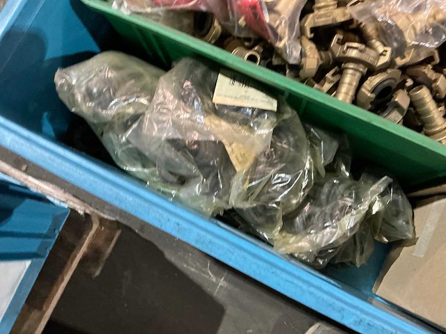 Partij messing slangkoppellingen - afbeelding 10 van  10