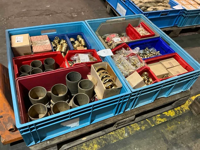 Partij messing slangkoppellingen - afbeelding 5 van  12