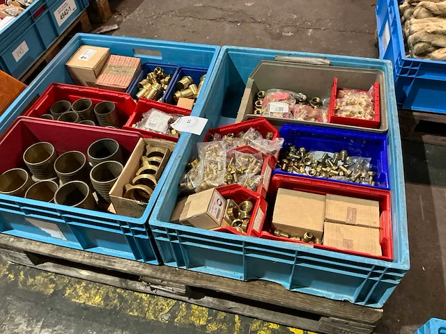Partij messing slangkoppellingen - afbeelding 6 van  12