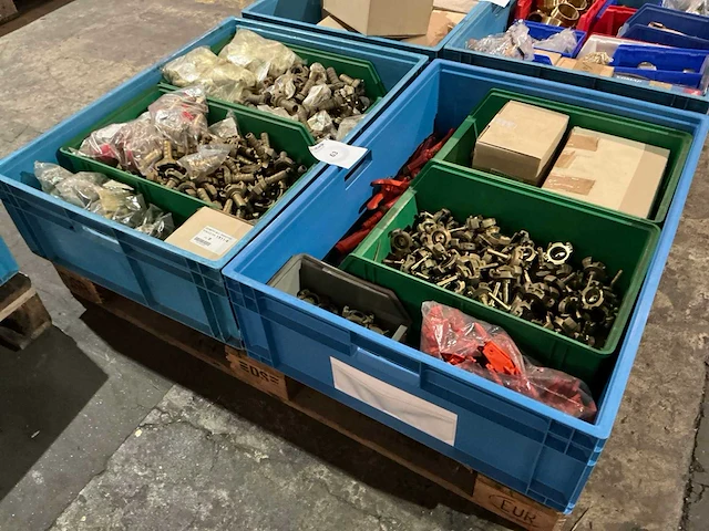 Partij messing slangkoppellingen - afbeelding 2 van  10