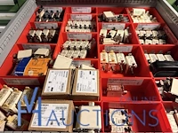 Partij meszekeringen en zekeringhouders - afbeelding 2 van  17