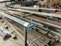 Partij metaal op mobiele stelling - afbeelding 7 van  12