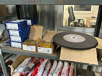 Partij metaal slijpschijven - afbeelding 1 van  6