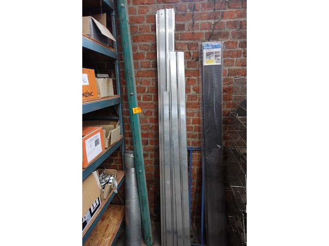 Partij metaal/omranding - afbeelding 1 van  4