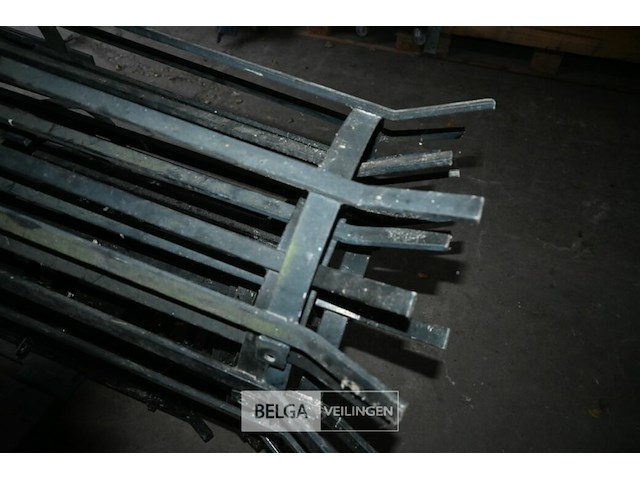 Partij metalen boombescherming - afbeelding 5 van  7